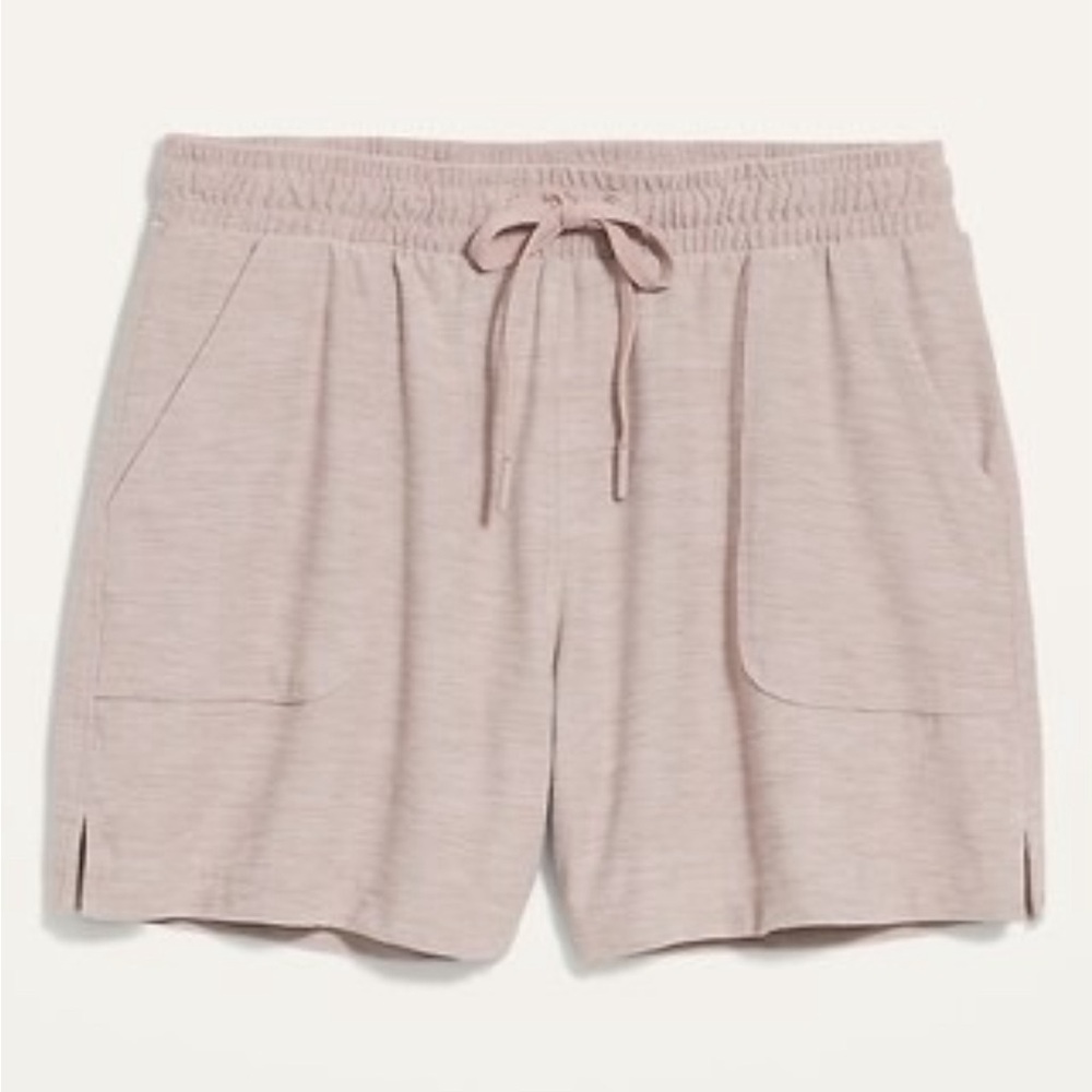 Old Navy Breathe On Utility Pocket Shorts in Icelandic Mineral - Size S